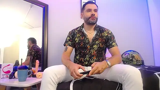 Snapshot of jonasbeards chatting on November 30, 3:05 pm jonasbeards online show from November 30, 3:05 pm