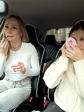 Snapshot of LavenderHot chatting on October 24, 1:46 am LavenderHot online show from October 24, 1:46 am