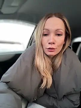 Snapshot of LavenderHot chatting on December 18, 2:50 am LavenderHot online show from December 18, 2:50 am