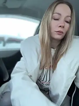 Snapshot of LavenderHot chatting on December 21, 2:51 am LavenderHot online show from December 21, 2:51 am