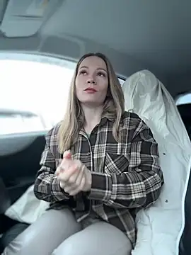 Snapshot of LavenderHot chatting on December 23, 3:04 am LavenderHot online show from December 23, 3:04 am