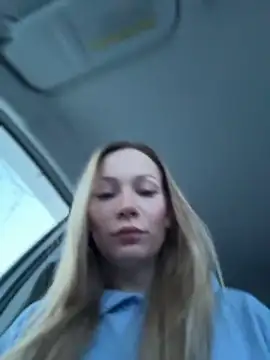 Snapshot of LavenderHot chatting on January 8, 2:47 am LavenderHot online show from January 8, 2:47 am