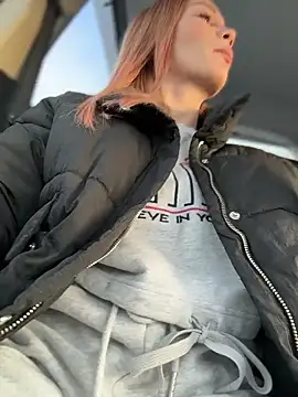 Snapshot of LavenderHot chatting on February 10, 2:37 am LavenderHot online show from February 10, 2:37 am