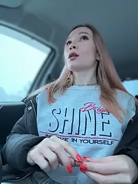 Snapshot of LavenderHot chatting on February 20, 1:35 am LavenderHot online show from February 20, 1:35 am