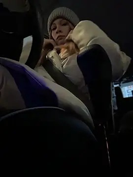 Snapshot of LavenderHot chatting on February 21, 1:39 am LavenderHot online show from February 21, 1:39 am