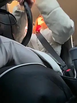 Snapshot of LavenderHot chatting on February 26, 2:21 am LavenderHot online show from February 26, 2:21 am