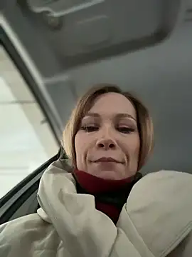 Snapshot of LavenderHot chatting on February 28, 2:34 am LavenderHot online show from February 28, 2:34 am