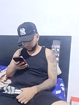 Snapshot of sexjim01 chatting on July 5, 11:01 pm sexjim01 online show from July 5, 11:01 pm