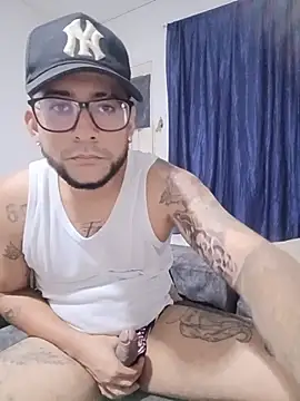 Snapshot of sexjim01 chatting on August 6, 3:41 am sexjim01 online show from August 6, 3:41 am