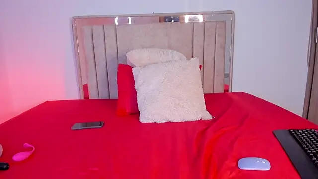 Deiisy Queen online show from December 18, 8:04 pm