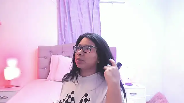 Latinabombsheell online show from September 10, 4:01 am