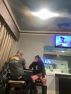 Snapshot of Gin4Cole chatting on January 2, 12:13 am Gin4Cole online show from January 2, 12:13 am