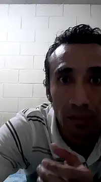 Snapshot of EIGUAP00 chatting on January 9, 4:17 pm EIGUAP00 online show from January 9, 4:17 pm