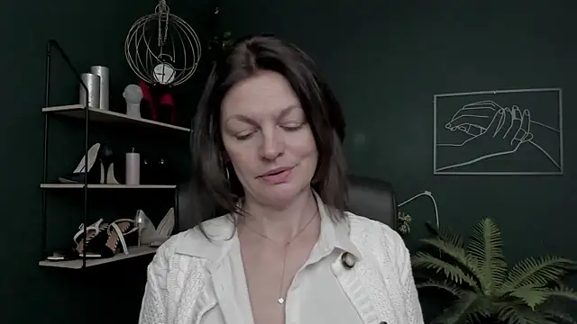 VivianWILD online show from December 17, 8:31 am