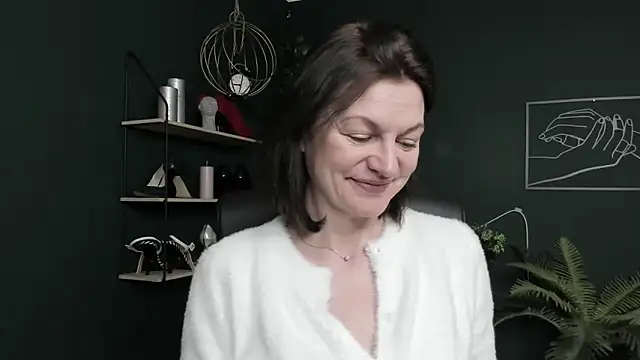 VivianWILD online show from April 13, 5:46 am