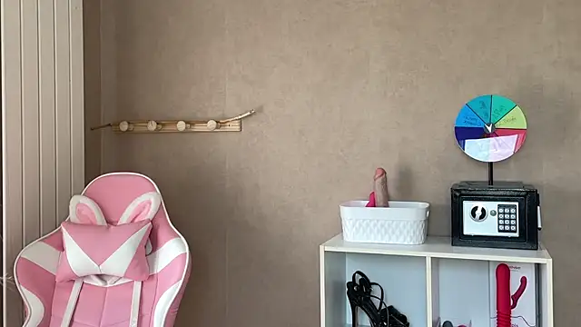 lucie mehott online show from November 13, 10:14 am