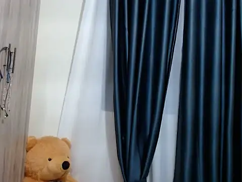 TeenieReeny online show from October 5, 4:38 pm