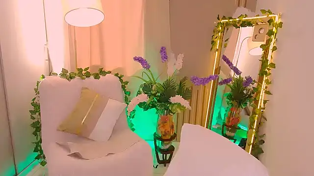 Snapshot of Miss_ash chatting on February 17, 8:36 pm Miss ash online show from February 17, 8:36 pm