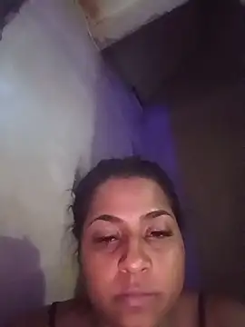 Snapshot of Giselabrunette25 chatting on May 16, 11:03 pm Giselabrunette25 online show from May 16, 11:03 pm
