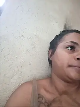 Snapshot of Giselabrunette25 chatting on May 18, 3:29 pm Giselabrunette25 online show from May 18, 3:29 pm