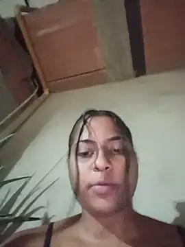Snapshot of Giselabrunette25 chatting on July 22, 12:35 am Giselabrunette25 online show from July 22, 12:35 am