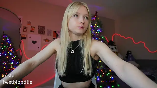 Snapshot of bestblonde chatting on January 4, 5:05 pm bestblonde online show from January 4, 5:05 pm