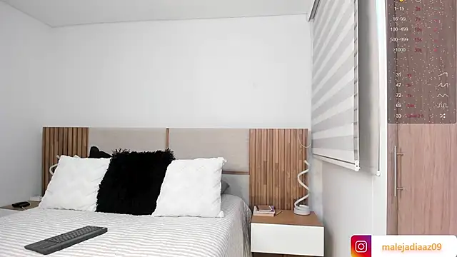 MalejaDiaz  online show from February 18, 8:49 pm