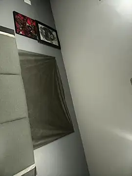 Snapshot of MissReddMamy chatting on December 8, 7:15 am MissReddMamy online show from December 8, 7:15 am