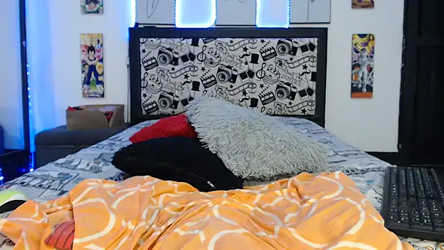 Snapshot of Rihana14 chatting on February 1, 12:51 am Rihana14 online show from February 1, 12:51 am