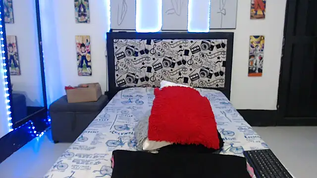 Snapshot of Rihana14 chatting on February 9, 11:25 pm Rihana14 online show from February 9, 11:25 pm