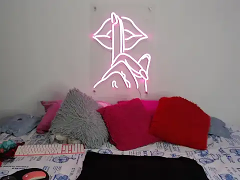 Snapshot of Rihana14 chatting on September 15, 9:15 pm Rihana14 online show from September 15, 9:15 pm