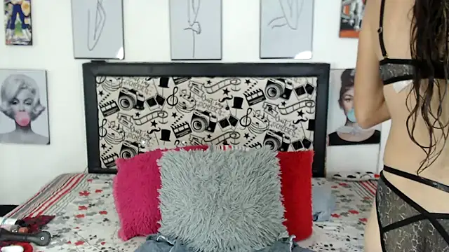 Rihana14 online show from April 11, 8:46 pm