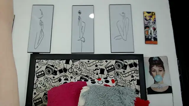 Rihana14 online show from April 14, 7:42 pm