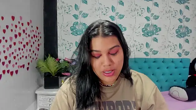 LindaBreeS online show from February 6, 5:09 pm