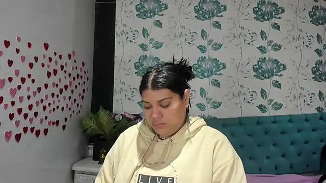 LindaBreeS online show from February 16, 1:38 pm