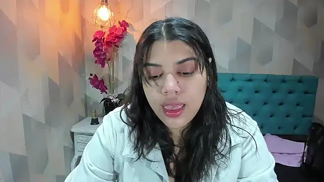 LindaBreeS online show from February 15, 2:14 pm