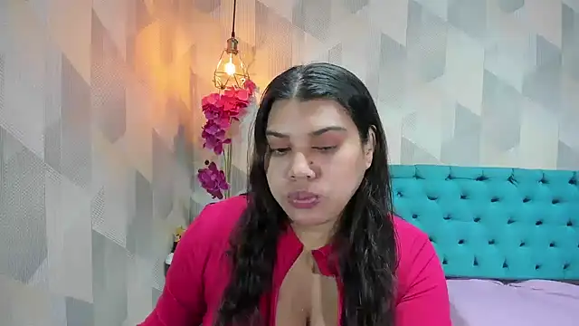 LindaBreeS online show from June 9, 2:17 pm