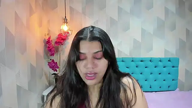 LindaBreeS online show from June 25, 4:23 am