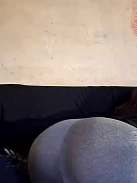 Snapshot of CoreSashaDylan chatting on February 6, 7:56 am CoreSashaDylan online show from February 6, 7:56 am