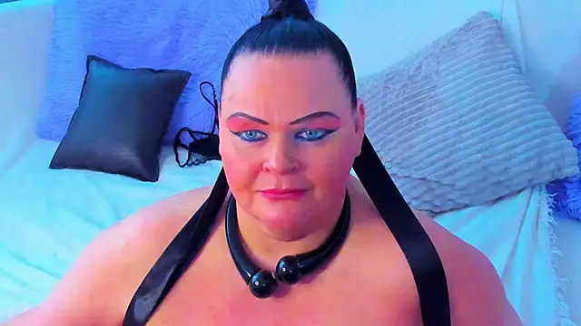 MilanaBiegert online show from March 1, 1:40 pm