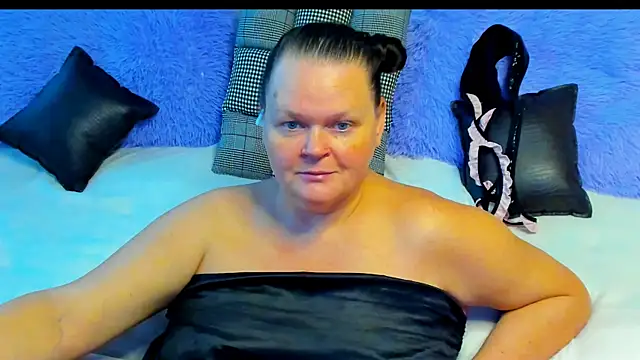 MilanaBiegert online show from November 15, 1:18 pm