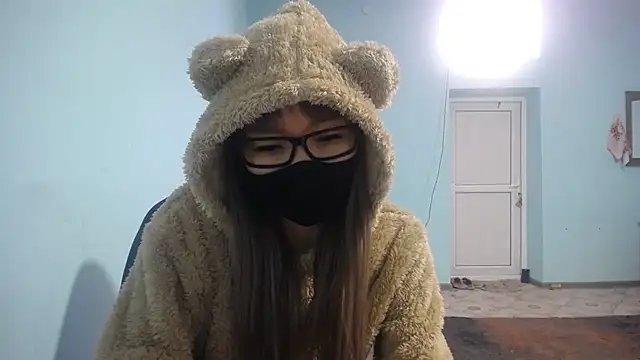 elllaaxx online show from March 1, 6:46 am