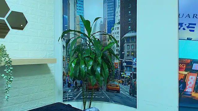 Snapshot of Naughty_Kittenm chatting on March 7, 10:24 am Naughty Kittenm online show from March 7, 10:24 am