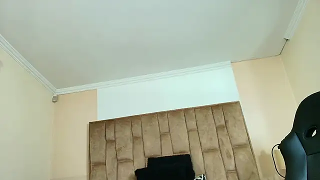 Naughty Kittenm online show from March 9, 11:36 am