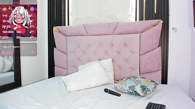 Snapshot of laurem-paulette chatting on January 23, 7:18 pm laurem-paulette online show from January 23, 7:18 pm