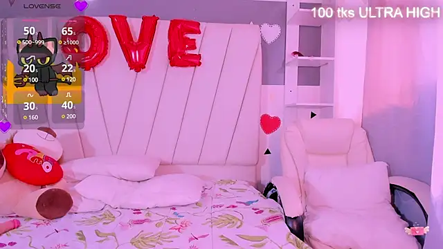 Snapshot of laurem-paulette chatting on March 6, 3:02 pm laurem-paulette online show from March 6, 3:02 pm