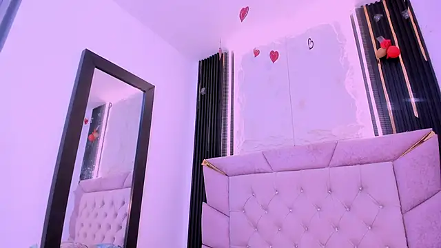 Snapshot of laurem-paulette chatting on March 14, 7:01 pm laurem-paulette online show from March 14, 7:01 pm