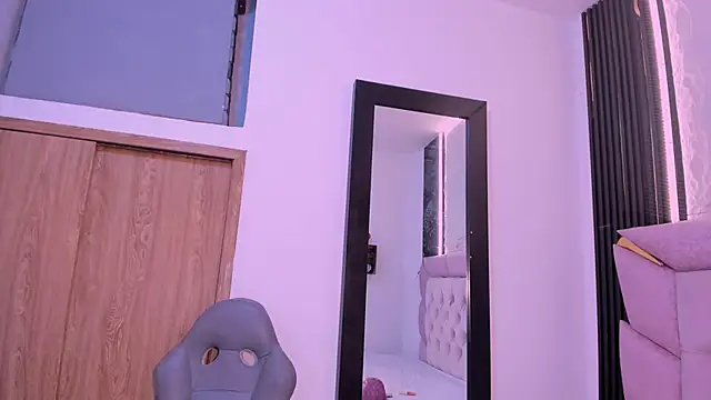 Snapshot of laurem-paulette chatting on October 13, 7:58 pm laurem-paulette online show from October 13, 7:58 pm
