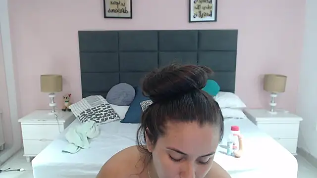 MadisonJenner online show from December 21, 4:36 pm