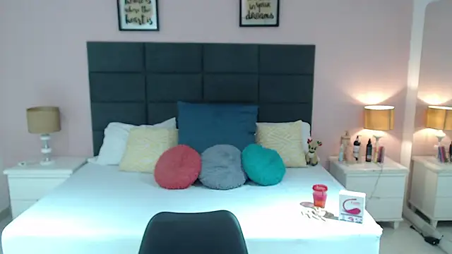 MadisonJenner online show from March 9, 10:52 am